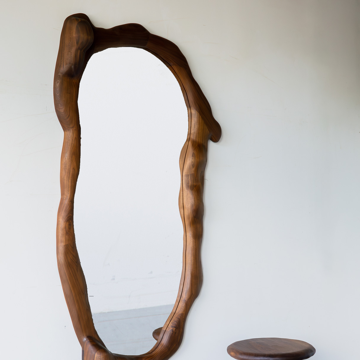 sculptural mirror walnut knysch