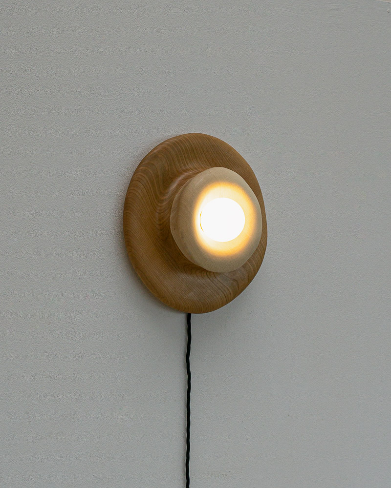 round wall lamp in cherry and maple wood