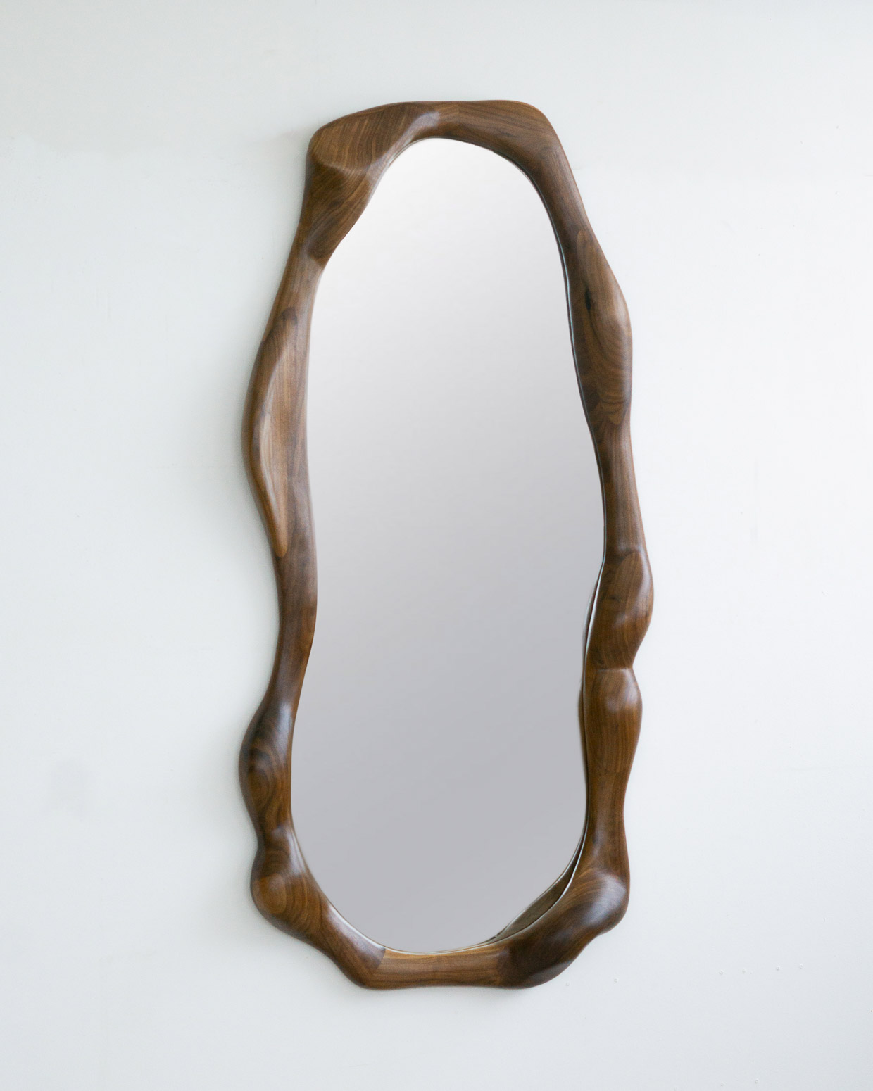 sculptural-mirror-walnut-knysch