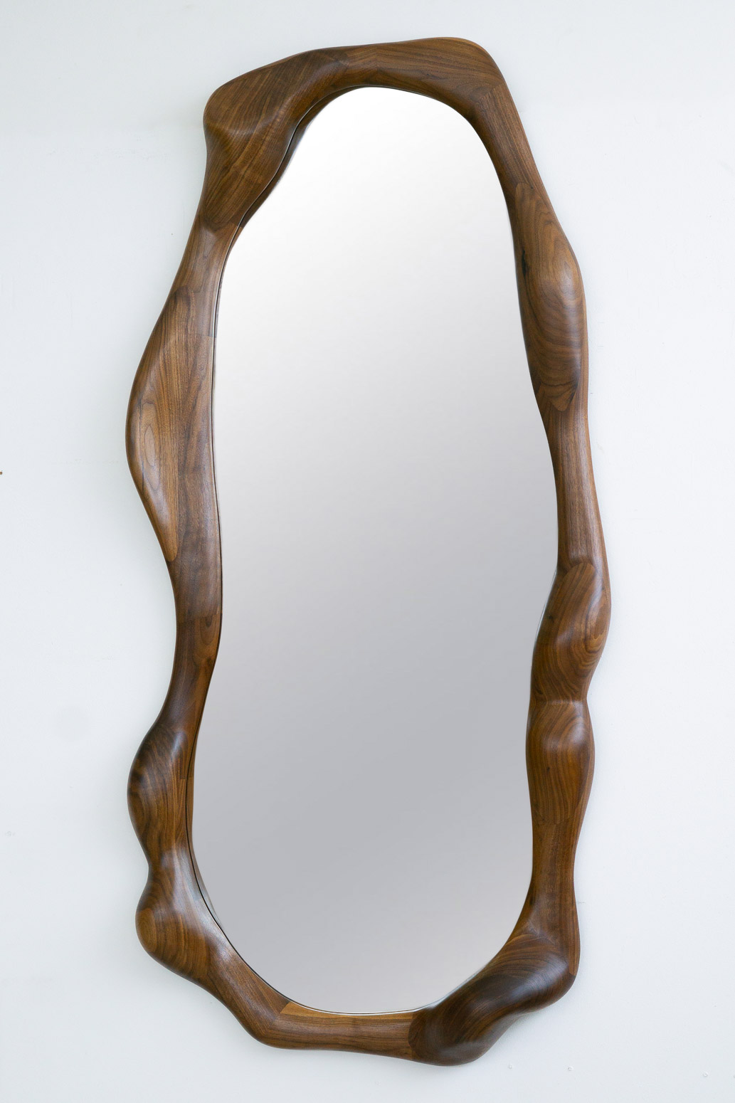sculptural-mirror-walnut-knysch